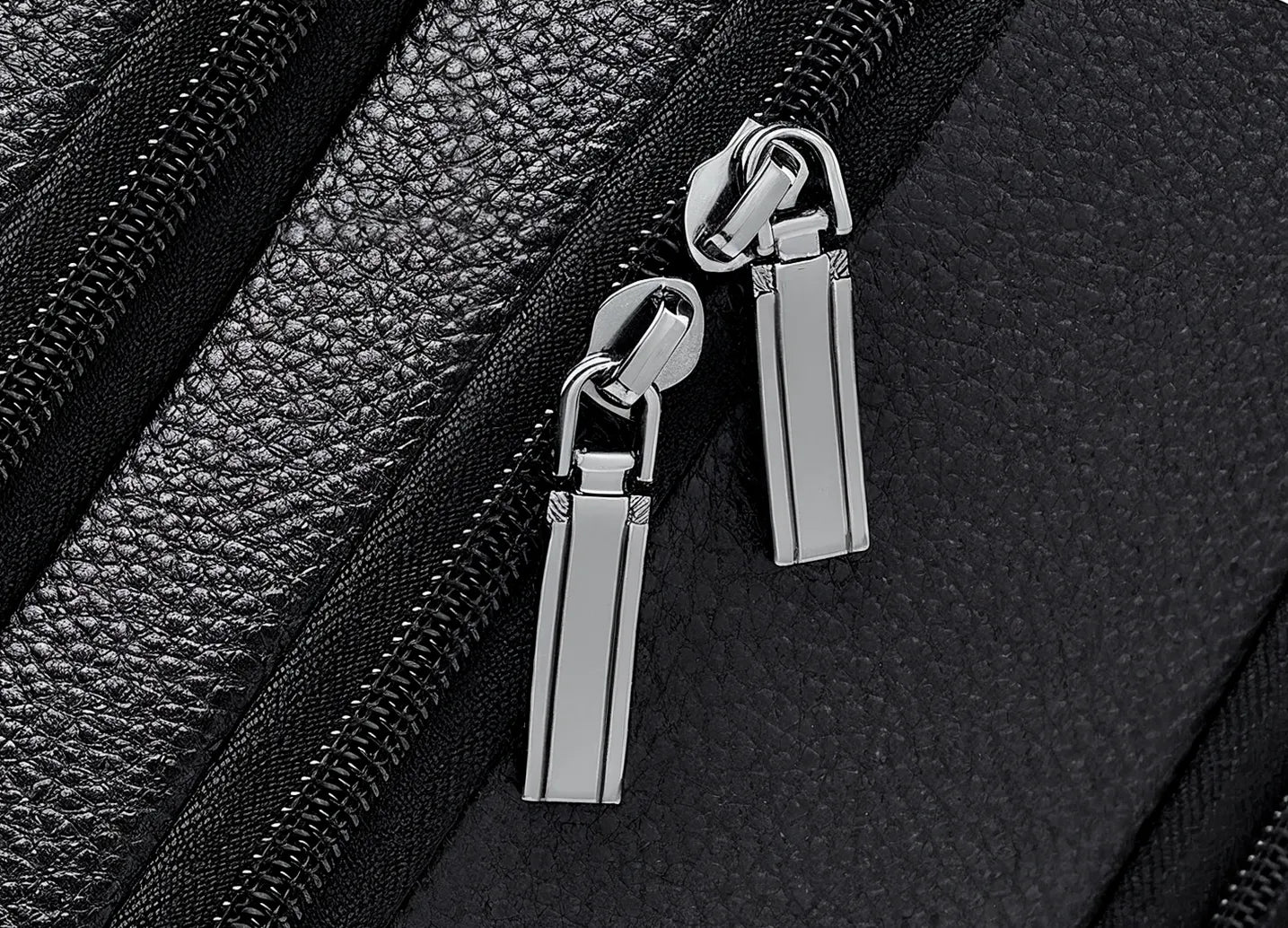 Mochila de Couro Executiva Impermeável T03